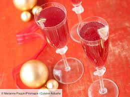 Recette Cocktail Rouge De Noel Ingredients 1 Personnes Tequila Champagne Jus De Cranberries Deco Sangria De Noel Cocktail Rouge Cuisine Et Boissons