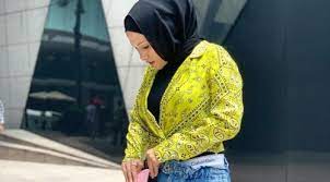 Actress and television host best known for her role in the television series teduhan kasih and for hosting chopp! Asyik Ootd Sherry Ibrahim Tidak Sengaja Tayang Seluar Dalam