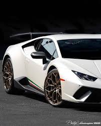 Lambophoto On Instagram Lambocarsblog What Do You Think About This Lamborghini Pic By Lamborghinimiami Lamborghini Cars Lamborghini Super Cars