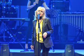 Erano 48 anni che rita pavone non tornava sul palco del festival di sanremo. Sanremo 2020 Big Rita Pavone Torna Al Festival Con Il Brano Niente Resilienza 74 Newspage Allinfo It