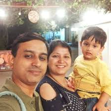 For all the people who has been asking about how the show was and also to  share some photos, here's a glimpse of the event that I performed for last  night in