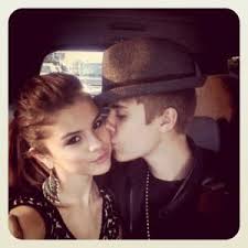 Selena gomez is the most followed person on instagram but it seems that the singer has a doppelganger who is also taking the social media platform by storm. Justin Bieber Spends Weekend Making Music Watching Football Kissing Selena Gomez