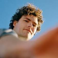 Artistas começados com a letra V