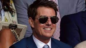 Tom cruise has been sparking dating rumors as several websites alleged that his girlfriend is hayley atwell. Schauspieler Tom Cruise Auf Tour Durch Englische Sport Tempel Stern De