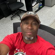 Happy 58th birthday to former University of Miami offensive lineman Rod  Holder. A 1985 graduate of Chicago's Robert Lindblom Technical High School,  Holder was one of several players from the Windy City