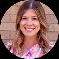 Lisa Bickford's Instagram, Twitter & Facebook