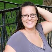 Ashley Mauldin's Instagram, Twitter & Facebook