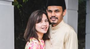 She has been married to yusry abdul halim since february 23, 2012. 44 Foto Selebriti Sekitar Majlis Berbuka Puasa Astro