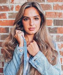 10 Potret Addison Rae Bintang Tiktok Dunia Dengan Jutaan Followers Di 2020 Selebriti Aktris Wawancara