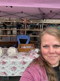 Katie Seamons's Instagram, Twitter & Facebook