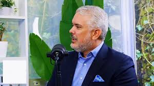 En este episodio especial entre "Colombia Futura" y "Tres Respuestas",  conversé con Julio César Iglesias sobre la encrucijada que enfrenta  Colombia: o defendemos la institucionalidad, la democracia y ...