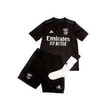 Sport lisboa e benfica, commonly known as benfica, is a professional futsal team based in lisbon, portugal, that plays in the liga portuguesa de futsal, where they are the current champions. Sl Benfica Shirts Sl Benfica Official Jersey Kits 2020 2021 Football Store Futbol Emotion