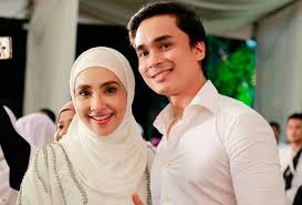 Syukur ke hadrat ilahi, 7 november 14 tahun yang lalu kami telah disatukan. Dia Nak Keluarkan Kenyataan Apa Apa Ke Lantak Dialah Lufya Omar Tampil Buka Mulut Isu Cerai Nota Kata