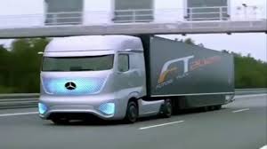 20,6 m, d'une hauteur de 8,1 mètres, d'une largeur de 9,8 mètres et d'une capacité pouvant atteindre 450 tonnes de charge utile. Le Plus Gros Camion Du Monde Mercedes Benz By Y M