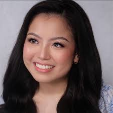 Raquel Joyce's Instagram, Twitter & Facebook