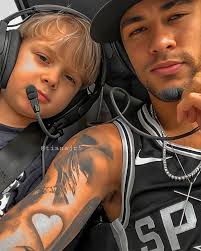 Daddy & Son 🙈❤️ @neymarjr @davilucca . . Follow @tianajr5 for more . .  Don't forget to support me if you like it. . . If you take something, give  credit<3 . . #