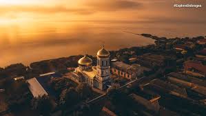 Este un loc ideal pentru relaxare si izolare de zgomotul deranjat urban, se poate opta la un pret modest inchirierea unei barci cu motor si plimbarea pe apele deltei dunarii. 5 Reasons To Visit Dobrogea In Romania