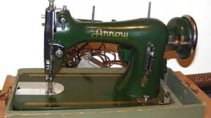 Saat ini mesin jahit singer tetap menjual yang type manual yang lama namun sudah dimodifikasi. Asal Usul Penemuan Mesin Jahit Di Dunia Kumparan Com