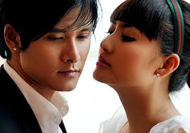 Thiên Trường sánh vai cùng mỹ nữ