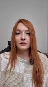 Vicky Richter's Instagram, Twitter & Facebook