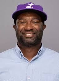 Dwight Graves's Instagram, Twitter & Facebook