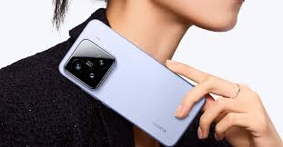 أفضل الهواتف الذكية المدمجة في 2026: أداء رائد بحجم يناسب اليد