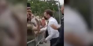 Gifler un président y'a vraiment pas plus con. 1vgcmliuhziz5m