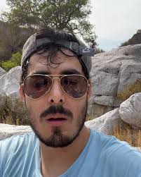 Hoy fue de esos días que voy a recordar toda mi vida… , Estaba en el salto  desayunando pensando en si quedarme a rutear, y de pronto se acercó banda  regia a saludar a mis amigos de acá y mencionaron ...