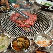 We tried a carne asada taco, a vegan taco, and a korean barbecue taco. Food Wine Korean Barbeque In Los Angeles Ten Raku