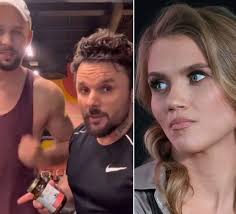 Michał Kassin z nowym partnerem w Grecji. Pokazał nagranie z basenu