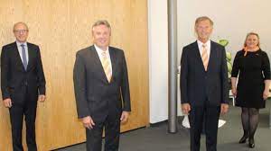 Besuchen sie uns in unserer vr bank westküste eg. Vorstandswechsel Bei Der Raiba Westhausen