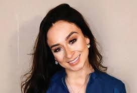 Jasmine Waite's Instagram, Twitter & Facebook