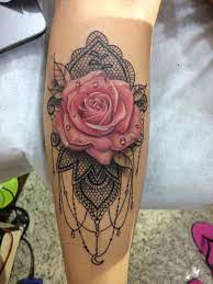 Rosa Tattoo Mandala Renda Tatuando Em Brasil Curitiba Pr Telefone E Whats 55 41 9995 6010 Droman13 Lace Tattoo Trendy Tattoos Rose Tattoos