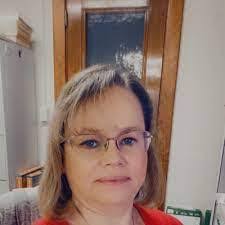 Vickie Newcomb's Instagram, Twitter & Facebook