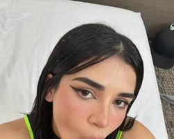 Fernando (Chairo de alcurnia) 🇷🇺 on X: Alana Flores y westCOL⁉️ Quienes  son ellos, actores porno? La foto sin censura en los comentarios.  t.coCThDhzWdlP  X