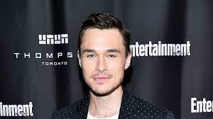 Fear the Walking Dead star Sam Underwood will NOT face charges after arrest  for domestic battery for 'roughing up' woman during heated argument | Daily  Mail Online