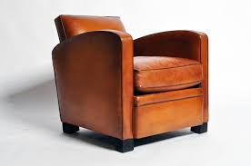 French Pair Of Parisian Golden Brown Leather Club Chairs With Dark Brown Piping For Sale Leather Club Chairs Club Chairs Brown Leather
