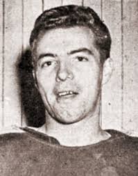 Player photos for the 1952-53 Kamloops Elks at hockeydb.com