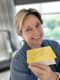 Lori Hague's Instagram, Twitter & Facebook