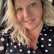 Who specializes in blonde hair around Gallatin, Portland, Westmoreland?