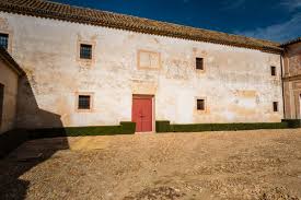 Estepa es un municipio español de la provincia de sevilla, en la comunidad autónoma de andalucía.está situada en la zona sureste de la provincia, en la comarca de la sierra sur, dentro del área de tránsito entre la campiña, correspondiente a la depresión bética, y las primeras estribaciones de la cordillera subbética. Hacienda La Soledad Fotografo Raul Vaquero