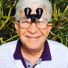 Bernard Kahn's Instagram, Twitter & Facebook