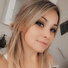 Autumn Mercer's Instagram, Twitter & Facebook