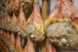 Companies that produce bologna tend be very cagey about their ingredient list, since the trimmings that go into it occasionally come from parts of the animal that make people want to faint. Food In Bologna Quintessential Must Eat Bologna Food In Italy S Culinary City Travlinmad Slow Travel Blog