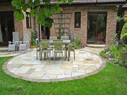 Do It Yourself Patio Design Ideas And Features Patio Garden Design Patio Stones Circular Patio
