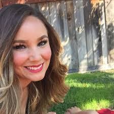 Meredith Innes's Instagram, Twitter & Facebook