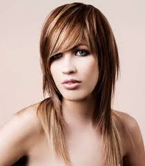 Taglio corto scalato con ciuffo . Tagli Capelli Scalati Per La Primavera Estate 2015 Foto 9 Di 30 10elol