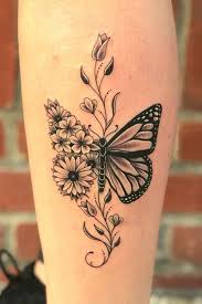 10 ideas de tatuajes de flores en acuarela que te encantarán