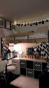 25 Tiny Room Decorating Ideas That Show Your Big Personality Godiygo Com Dorm Room Designs Cool Dorm Rooms Dorm Room Inspiration