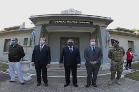 Santafesino de vera, rosarino por adopción. El Ministro Agustin Rossi Estuvo En El Hospital Militar De Parana Este Miercoles Analisis